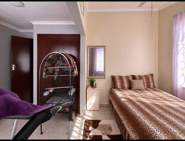 4 BEDROOM HOUSE FOR SALE IN LENASIA